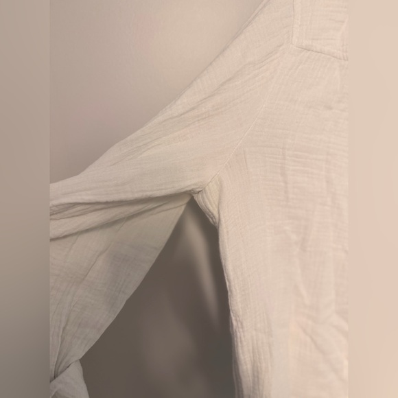 J.Crew 100% Cotton Gauze Airy Button Down Top; Beach Top; Classic Shirt; Large - Picture 8 of 10